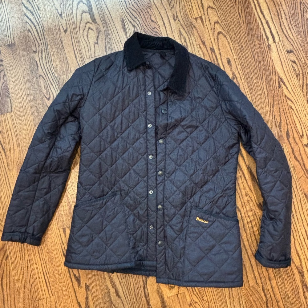 Barbour Navy Quilted Liddesdale Jacket for Men. Size: M